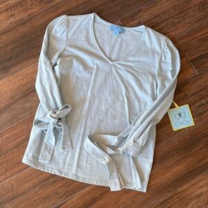 NWT CeCe Women's V-Neck Top